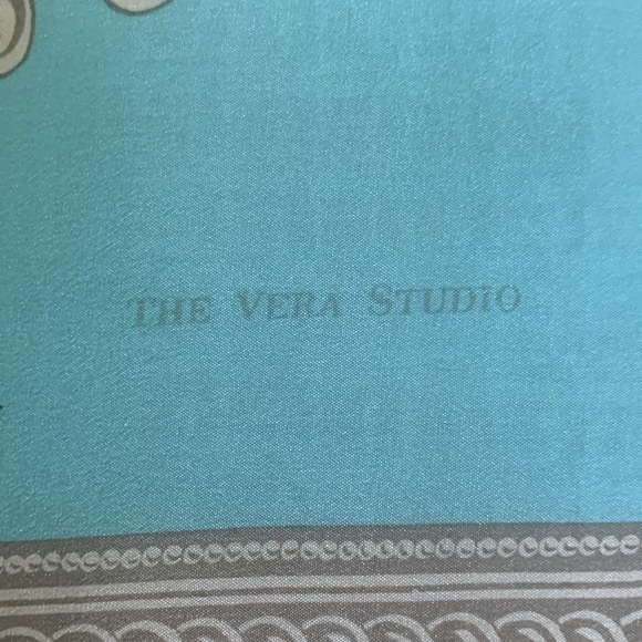 The Vera studio, vintage silk floral scarf square tan and turquoise - Picture 2 of 6
